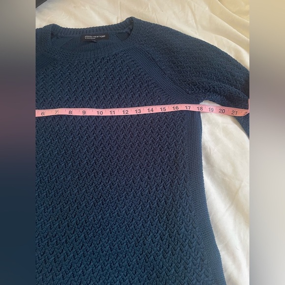 Deep Teal Blue Jones New York Signature Crew Knit Sweater EUC Medium - Picture 2 of 7